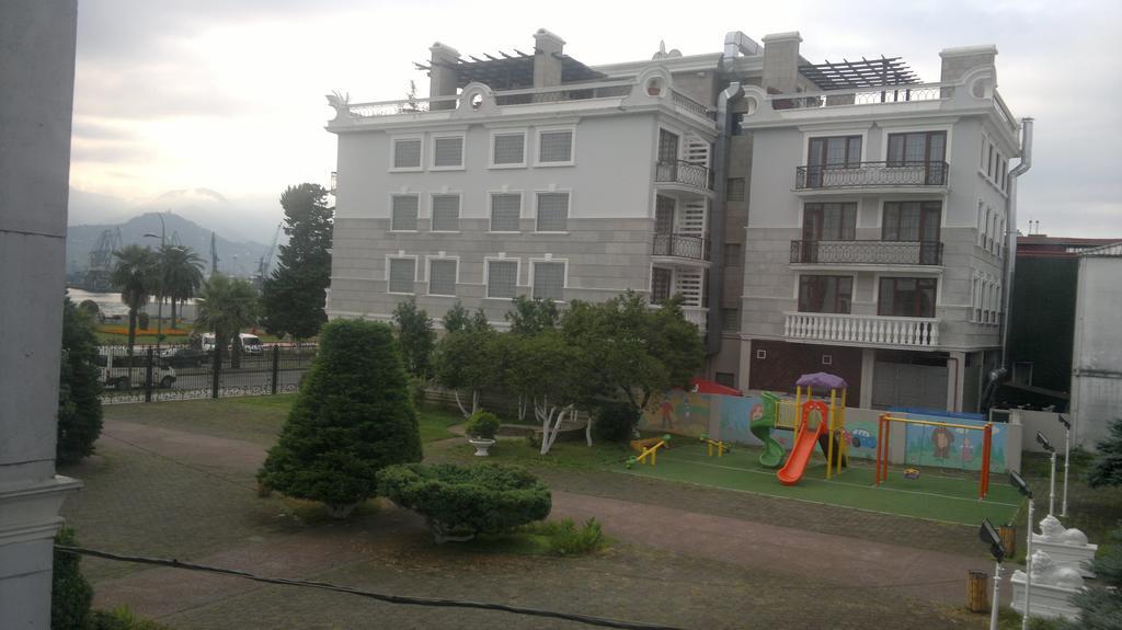 Nini'S Apartments باتومي المظهر الخارجي الصورة